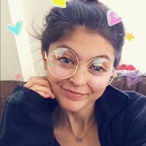 Meet your Posher, Leslie